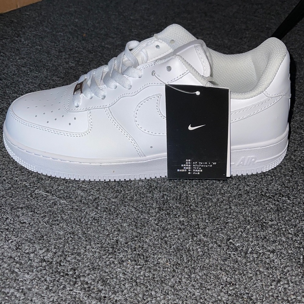 - 💯Nike Air Force 1 White Brand New With Tags and Box